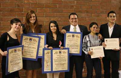 Reconocimientos a estudiantes distinguidos de Derecho 2009