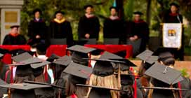 La UFM de fiesta por graduación