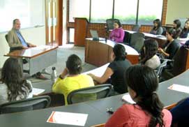 Rector se reunió con estudiantes de Psicología