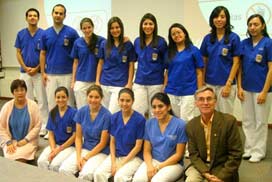 Futuros odontólogos presentan investigaciones