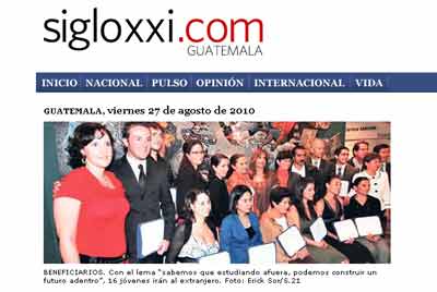 Egresados de la UFM con becas para el extranjero