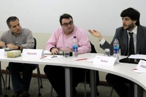 Roberto Quevedo, decano de Arquitectura; Eduardo Fernández, profesor del EPRI y Rafal Díaz Paz.