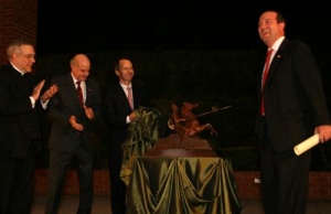 Robert A. Sirico, Alejandro Chafuen, Jeff Sandefer y Giancarlo Ibárgüen durante la entrega del Guardian of Freedom Award.