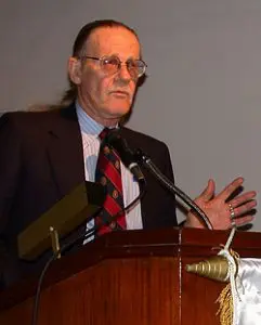 040325_smith_en_hayek