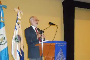 120424_ufm_carlossabino