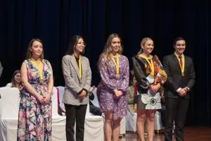 221104-ufm-graduados-distinguidos