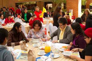 120102_ufm_rectoria_desayuno2011