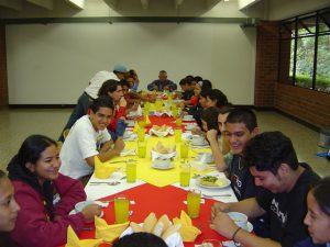 0405212c_itzagual_en_almuerzo