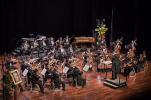 4. Orquesta Festival y Ricardo del Carmen F., director titular