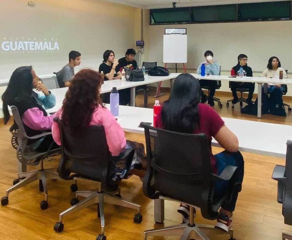 Estudiantes de historia de Guatemala compartieron ideas