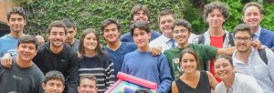 250918b-huevo-challenge-fce-ufm-estudiantes