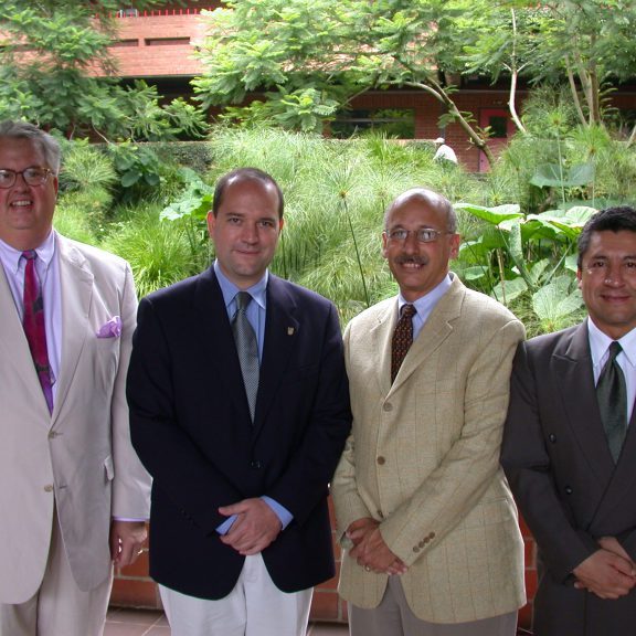 0306202c_ochner_grupo_pequec3b1o