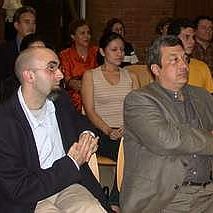 030729_publico_en_presentacion_de_halfon