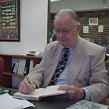 030808_whelan_firmando_autografo