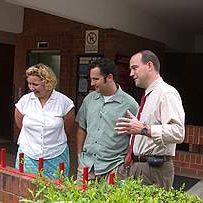 030828_kori_y_chad_crow_en_el_septimo_piso