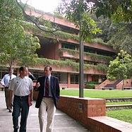 040107_williams_y_gis_caminando