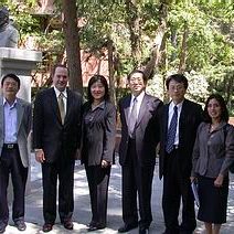 040327_taiwaneses_en_busto_marroquin