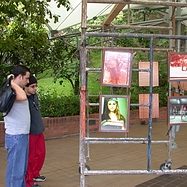 040505_estudiantes_viendo