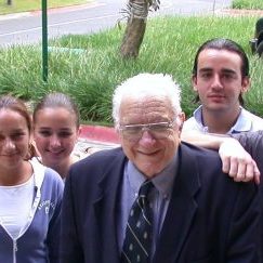 040506b-arnold-harberger-ufm-estudiantes-universidad-francisco-marroquin