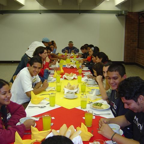 0405212c_itzagual_en_almuerzo