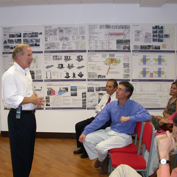 0408062c_arzc3ba_hablando