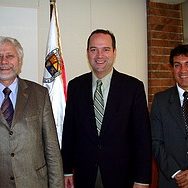 050202_schneider_gis_y_garcia
