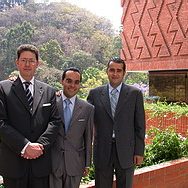 050302_olaiz_mayagoytia_y_huhech_en_plaza