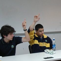 051025_autor_socrates_cafe