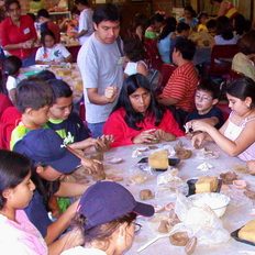 051206_manossobrearcilla