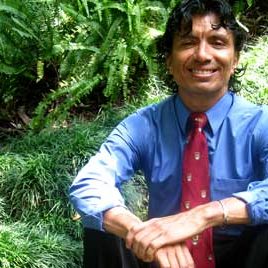 110811_ufm_en_carlosmendez