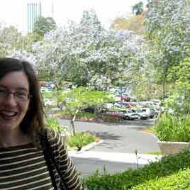 120428_ufm_biblioteca_suzan