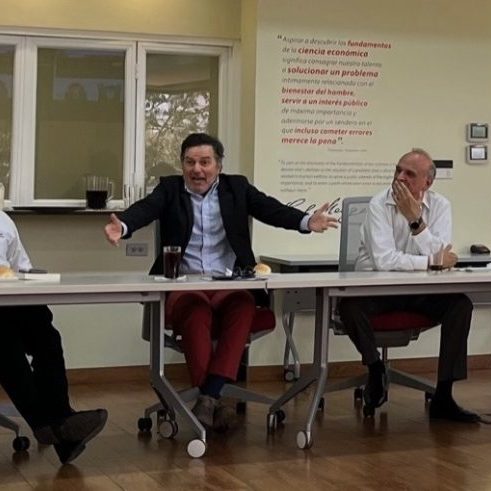 230329b-ufm-roberto-ampuero