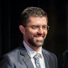 251107-premio-stillman-ramon-parellada-andres-azmitia-ricardo-castillo-ufm